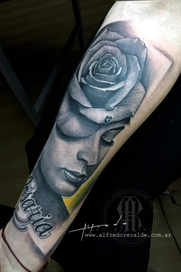 mujer rosa